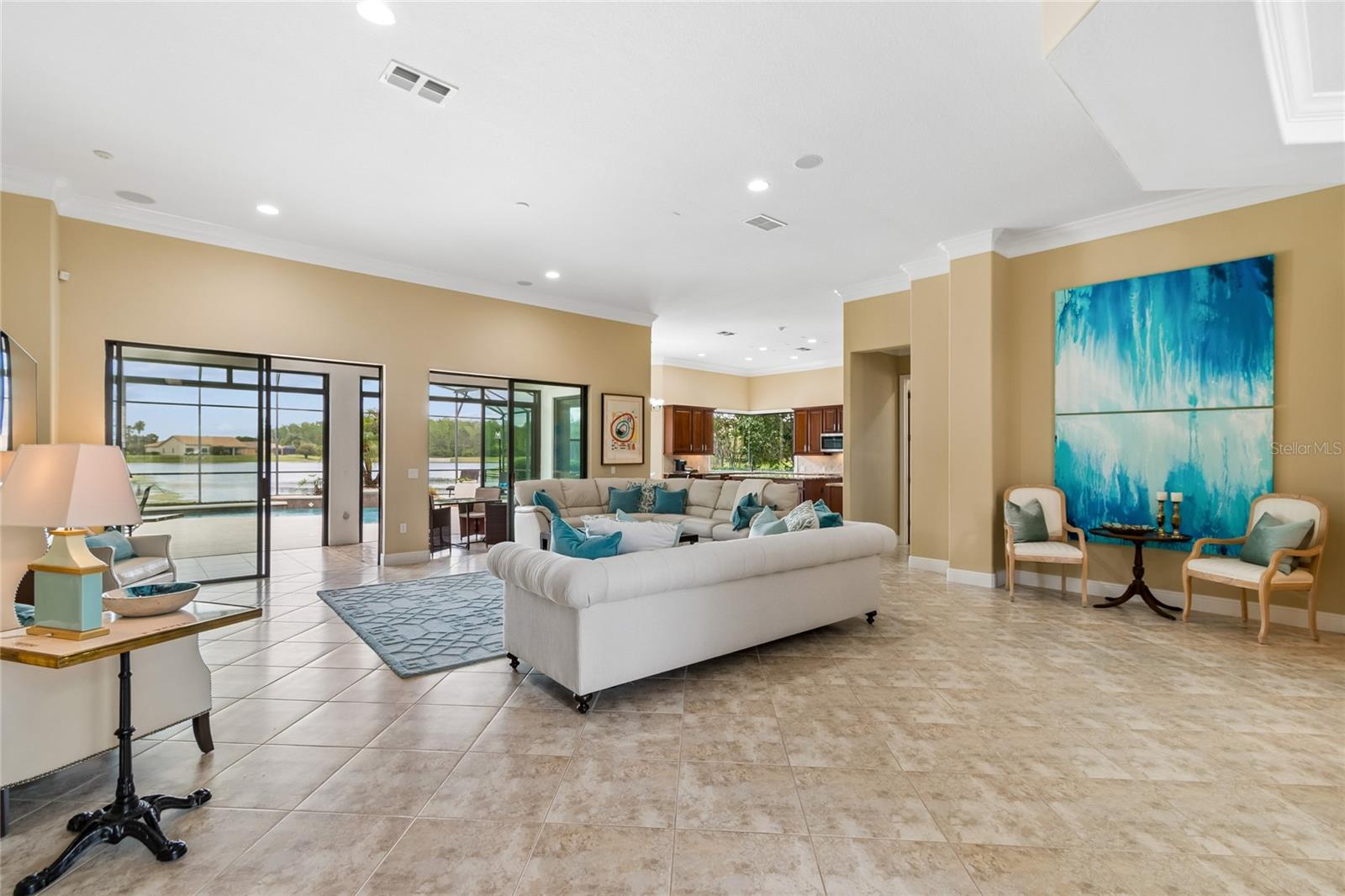 Image 7 of 86 For 844 San Raphael St