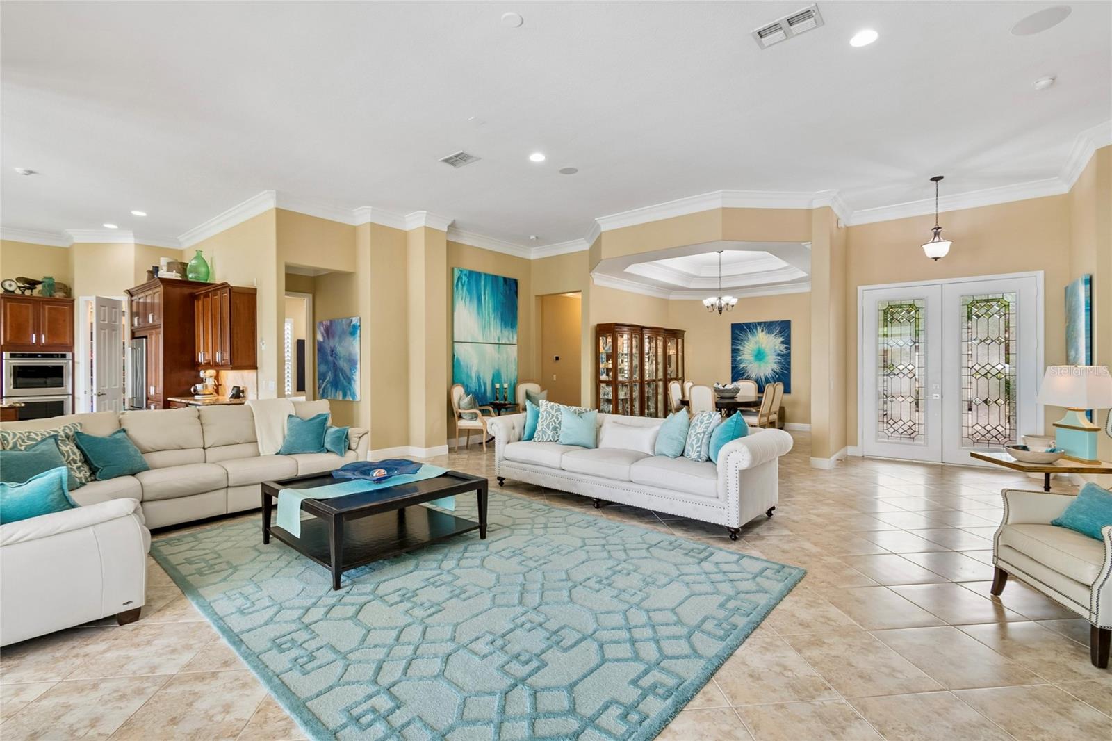 Image 8 of 86 For 844 San Raphael St