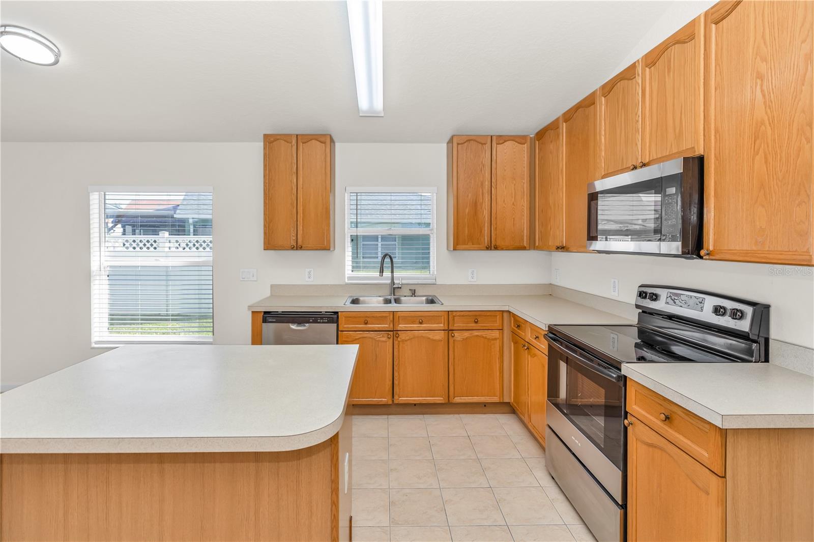 Image 10 of 42 For 2989 White Cedar Circle