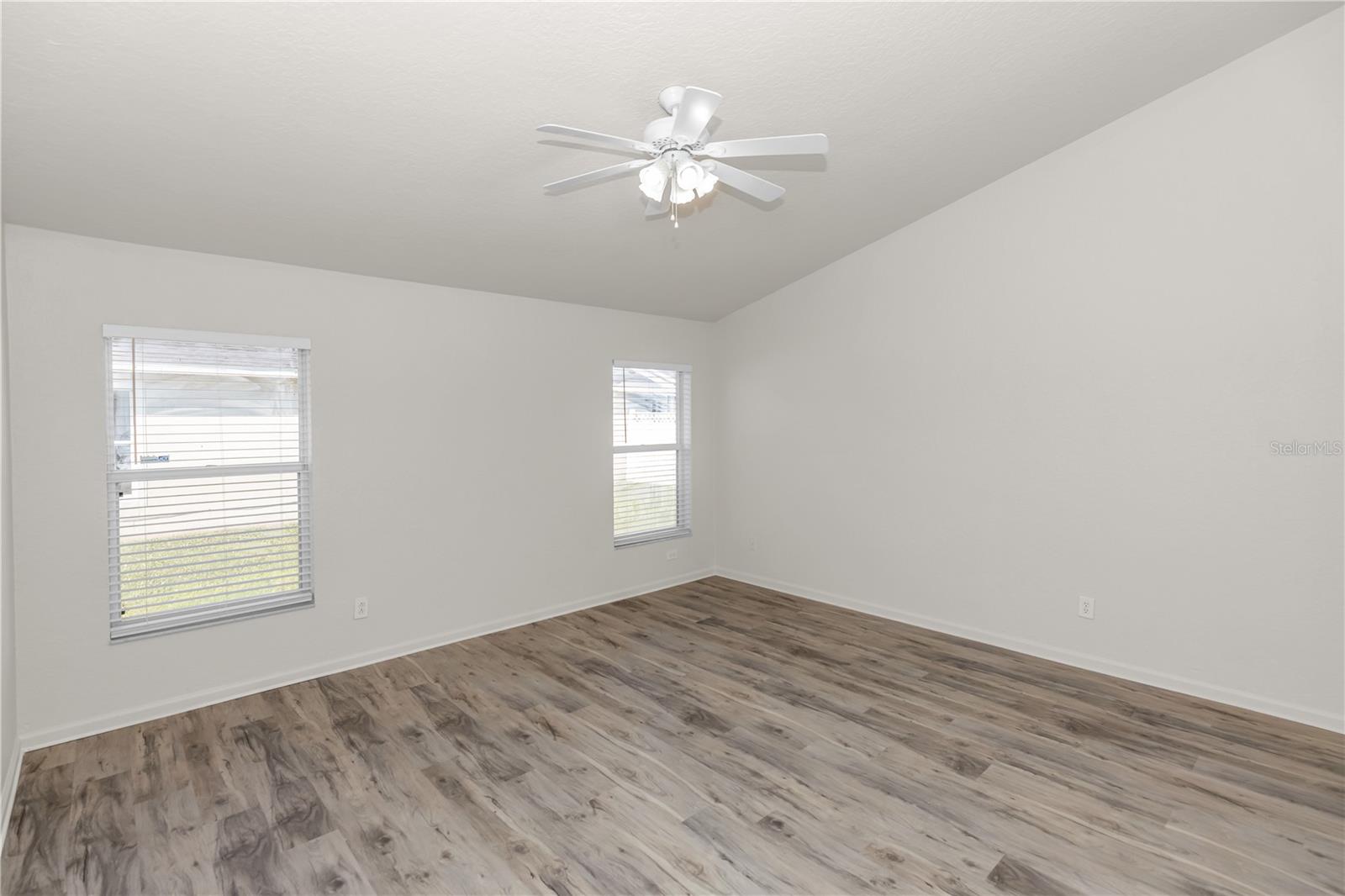 Image 22 of 42 For 2989 White Cedar Circle