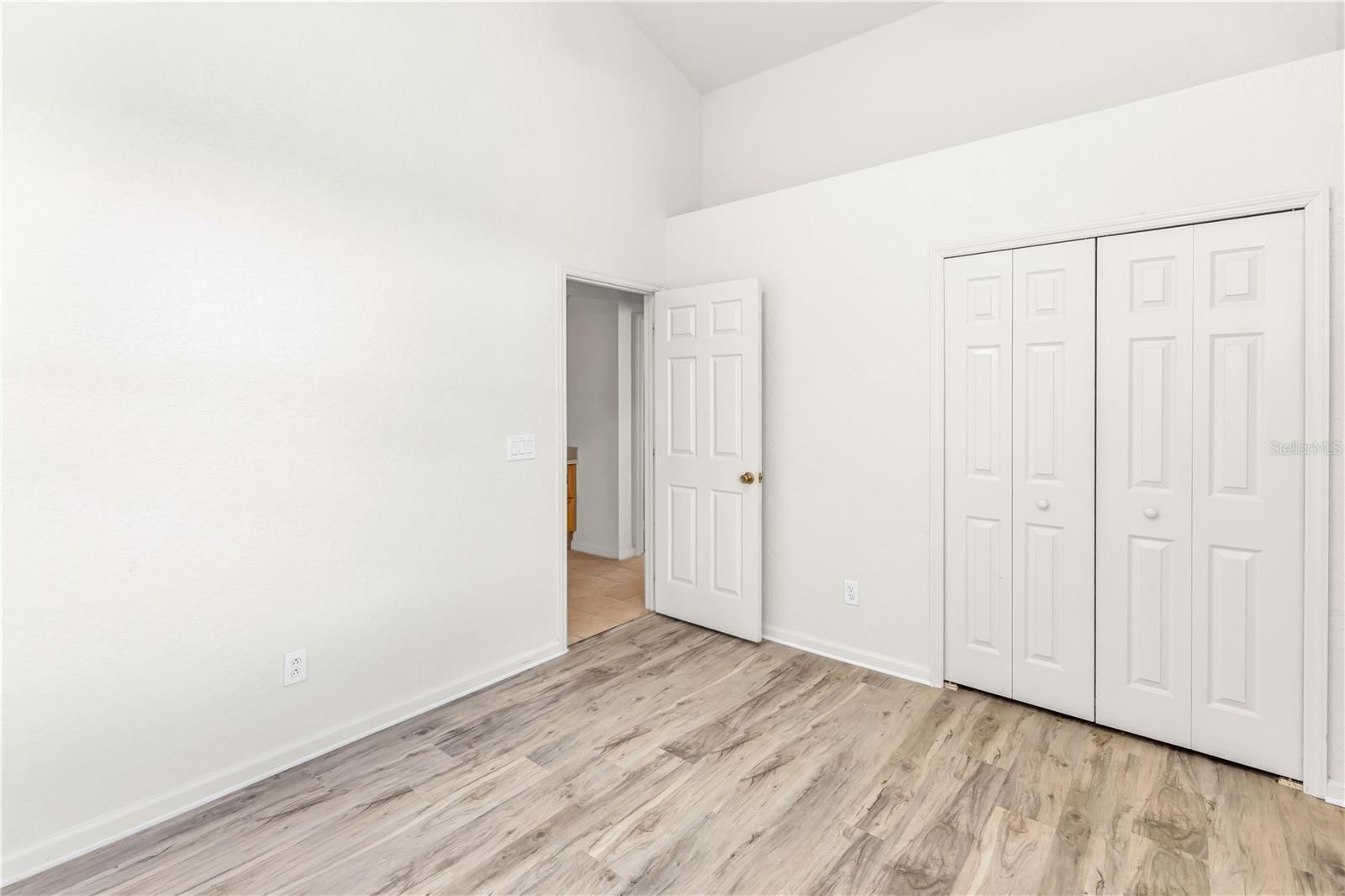 Image 28 of 42 For 2989 White Cedar Circle