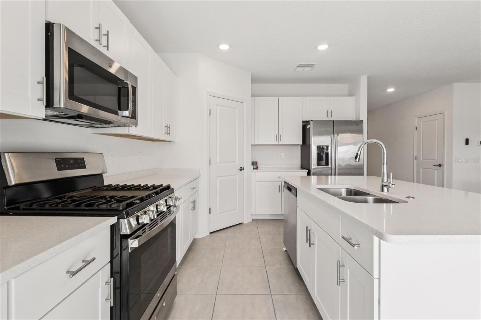 Image 2 of 21 For 33857 Sky Blossom Circle