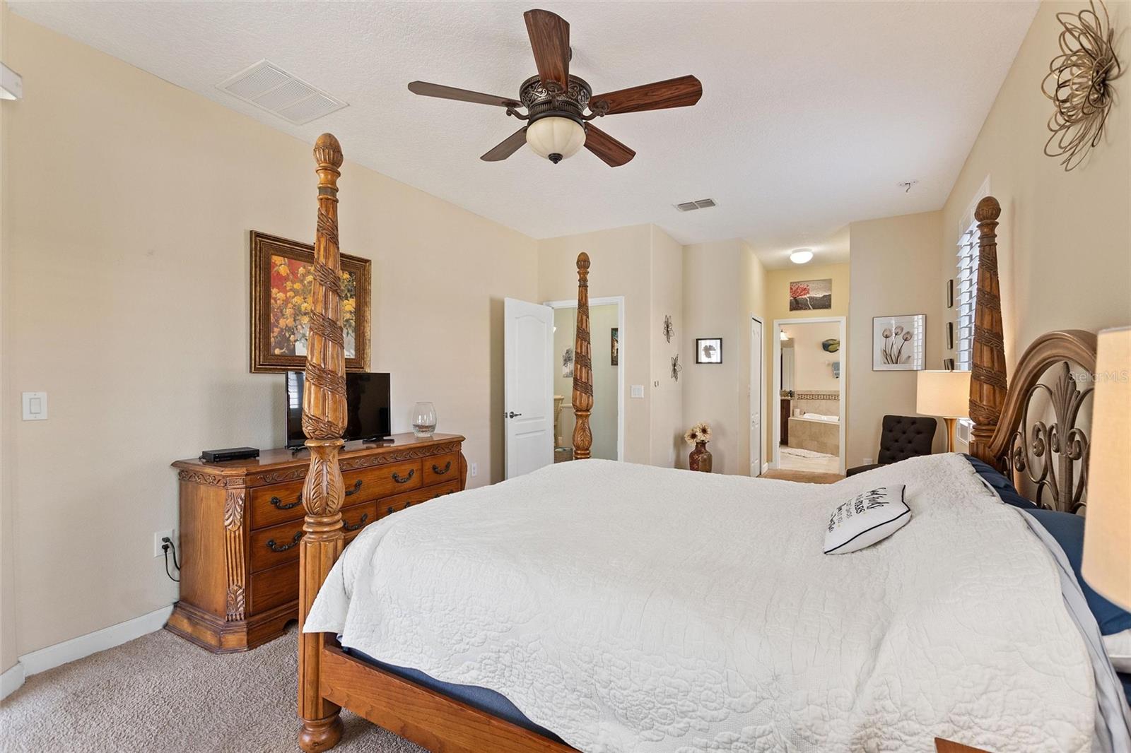 Image 16 of 68 For 8961 Dove Valley Way