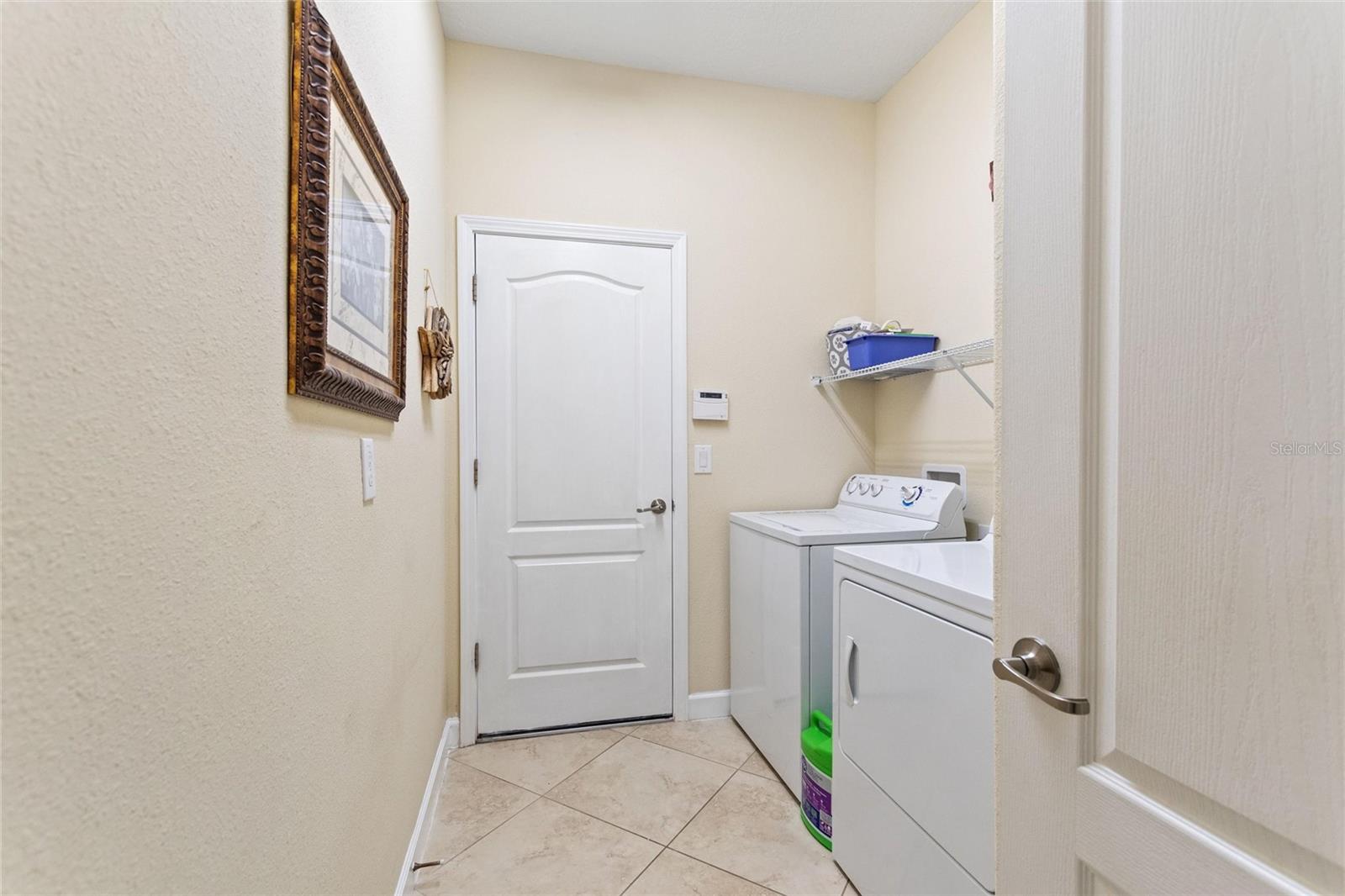 Image 26 of 68 For 8961 Dove Valley Way