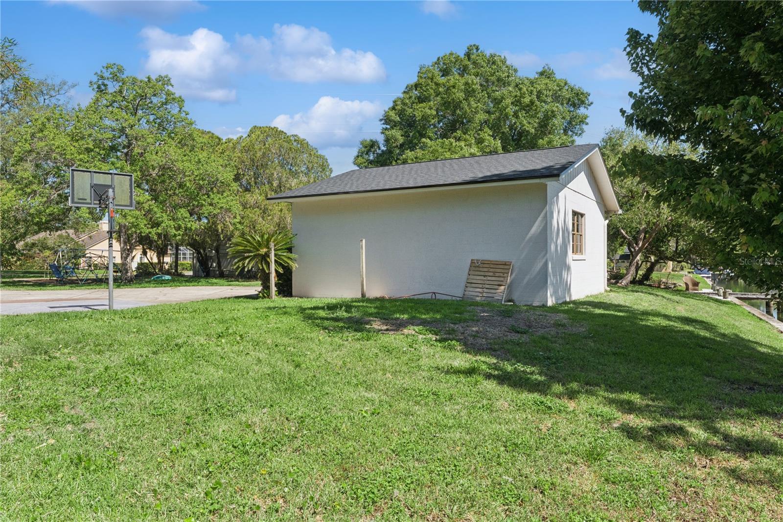 Image 28 of 34 For 2351 Westwood Drive