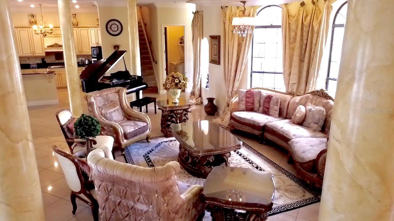 Image 12 of 60 For 2713 Formosa Boulevard