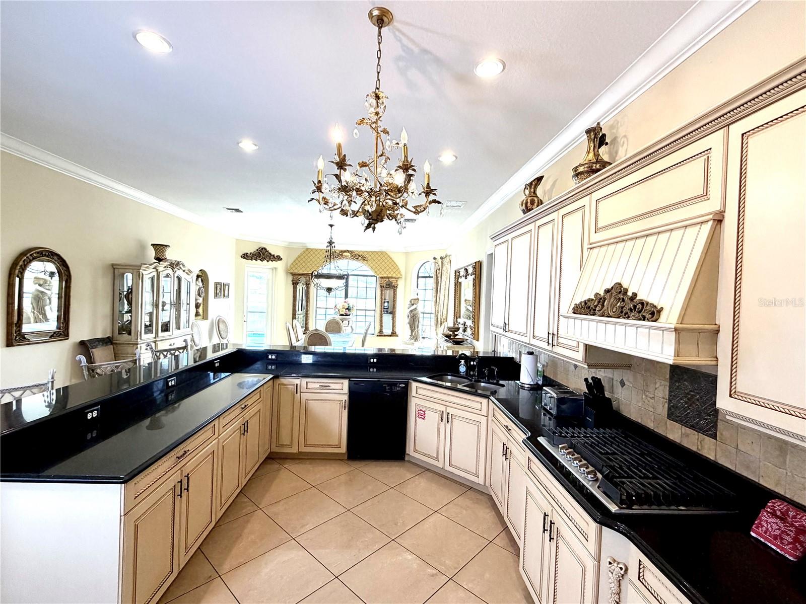 Image 16 of 60 For 2713 Formosa Boulevard