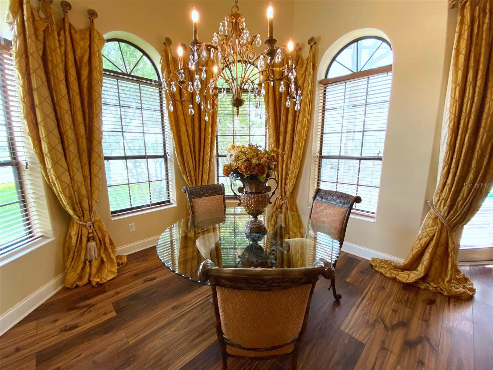 Image 21 of 60 For 2713 Formosa Boulevard