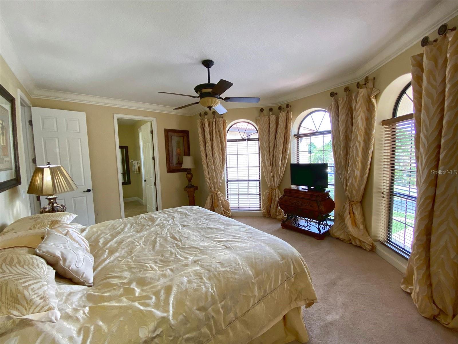 Image 36 of 60 For 2713 Formosa Boulevard