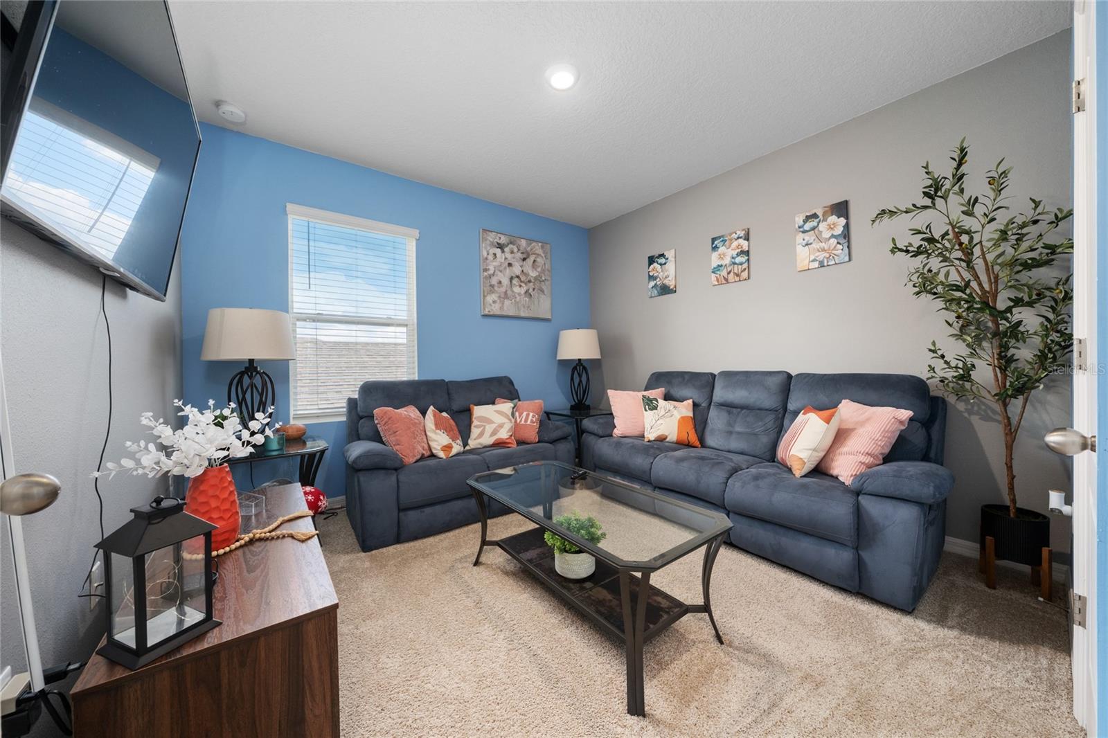 Image 32 of 47 For 928 August Sky Drive