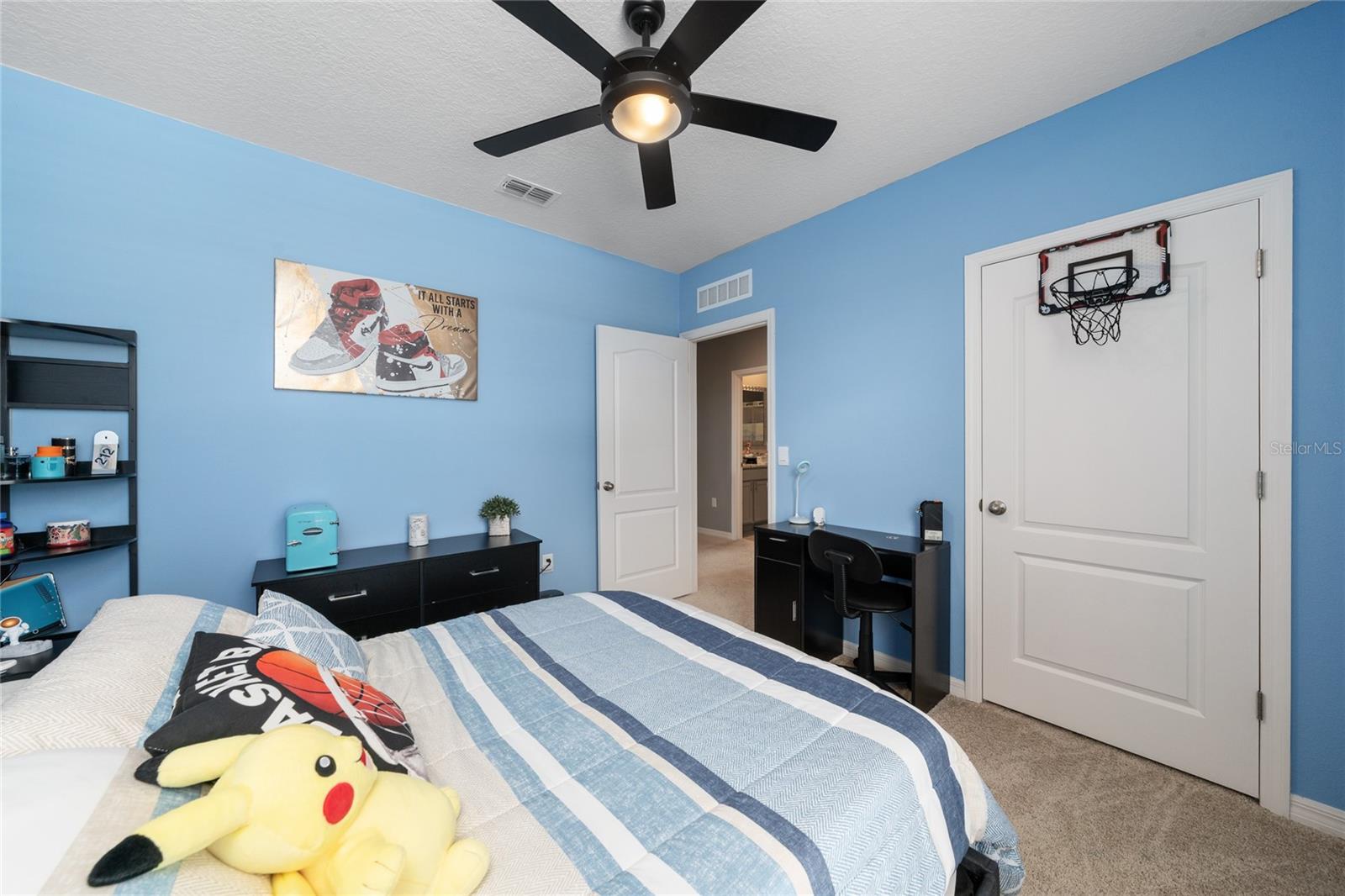 Image 34 of 47 For 928 August Sky Drive