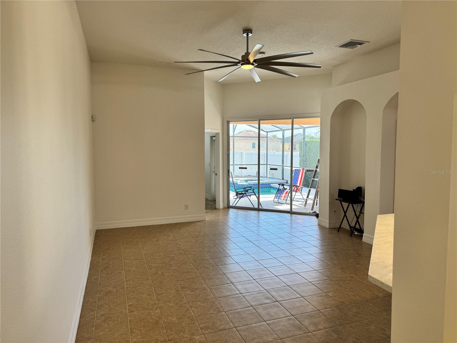 Image 11 of 24 For 1040 Orista Drive