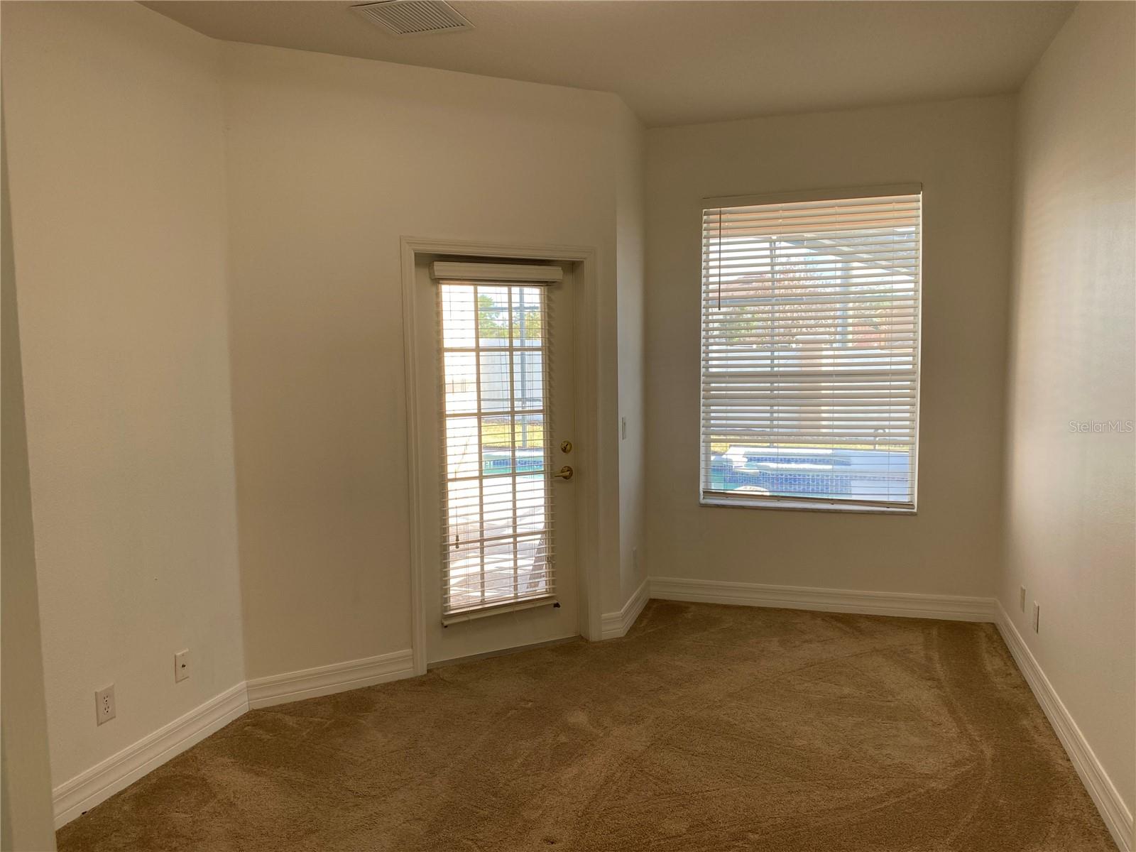 Image 19 of 24 For 1040 Orista Drive