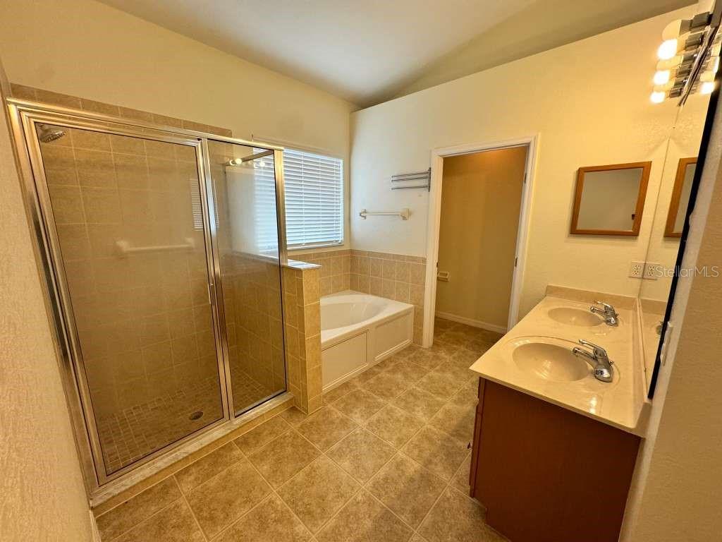 Image 13 of 15 For 221 Towerview Drive E