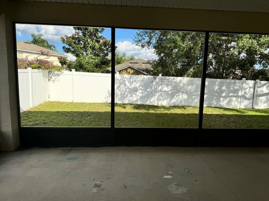 Image 14 of 15 For 221 Towerview Drive E