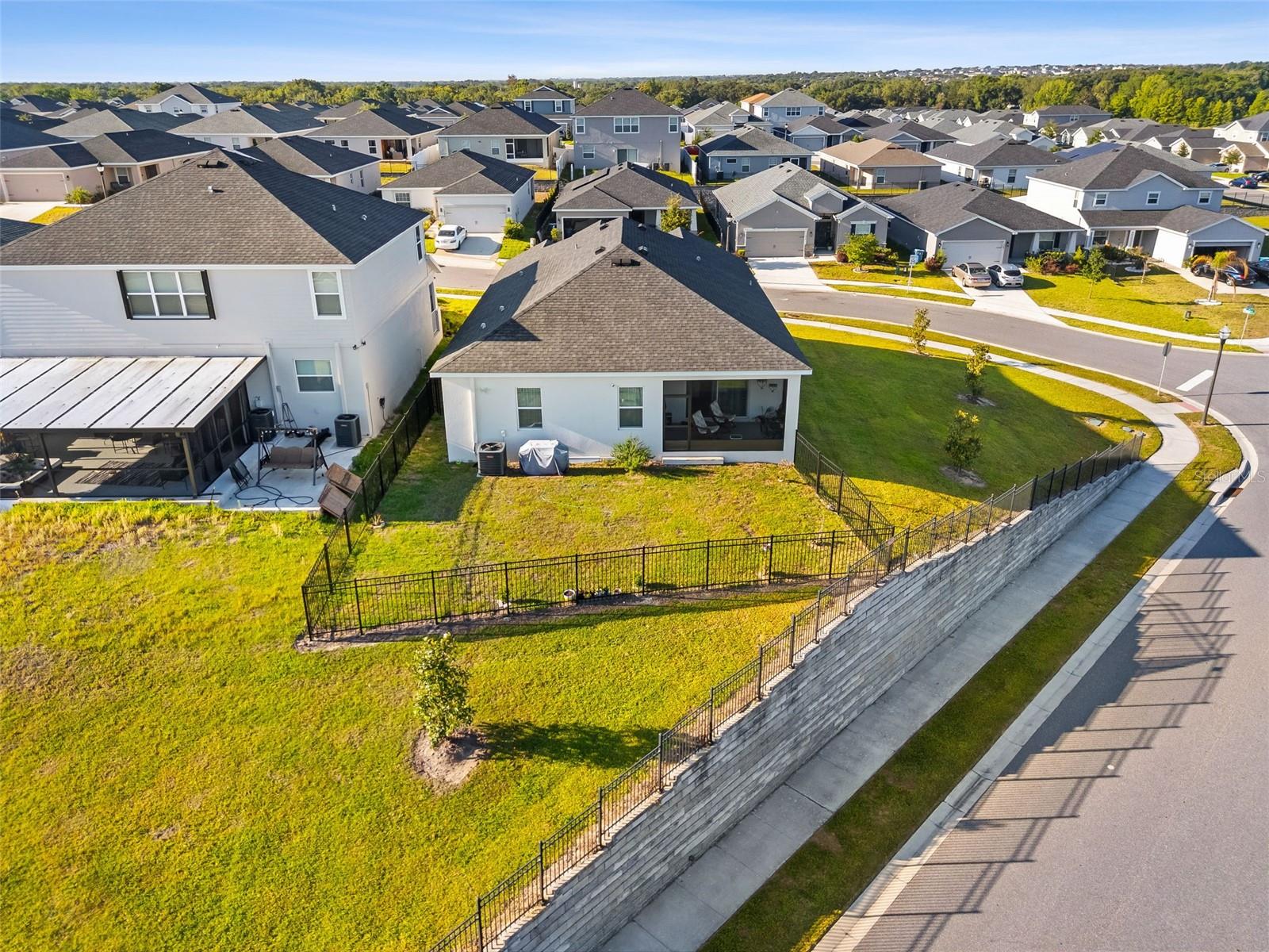 Image 36 of 44 For 1553 Fleur Drive