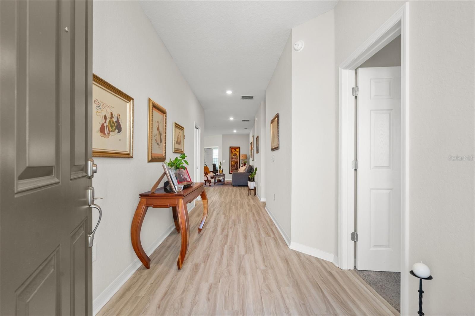 Image 4 of 44 For 1553 Fleur Drive