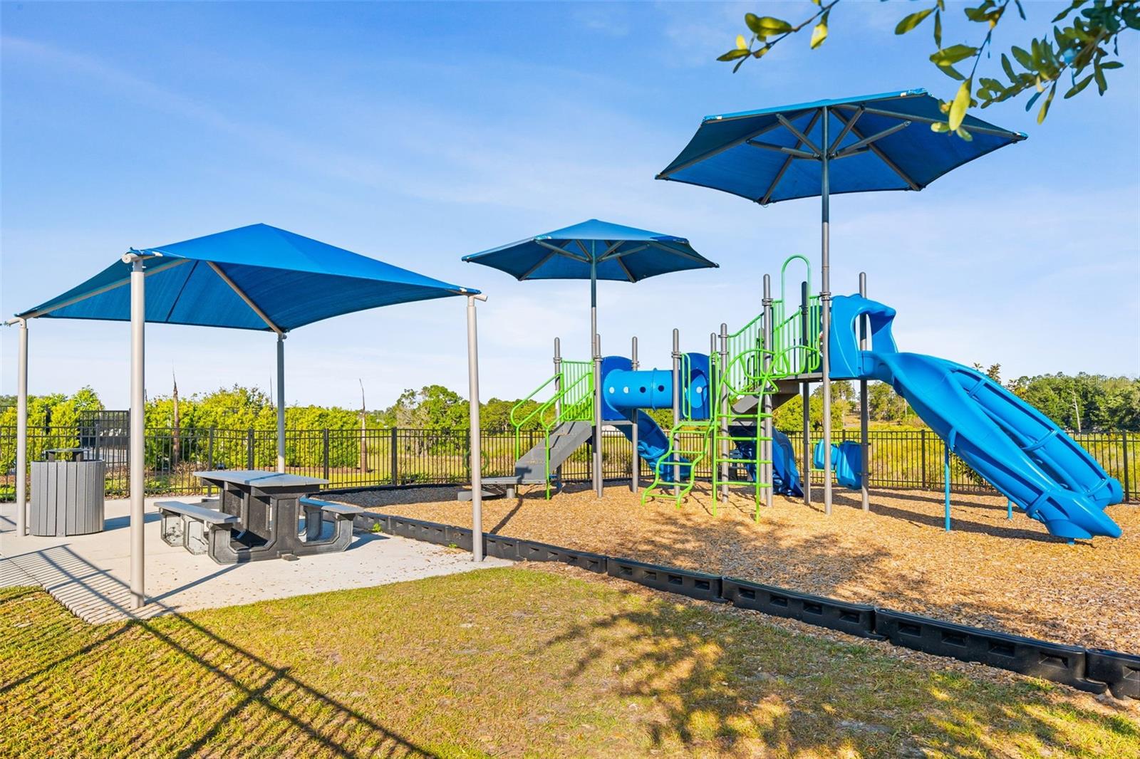 Image 43 of 44 For 1553 Fleur Drive