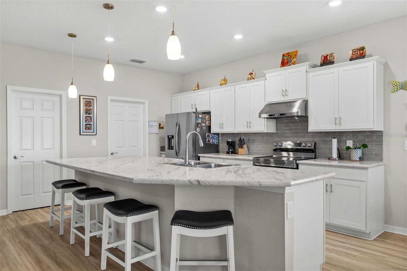 Image 6 of 44 For 1553 Fleur Drive