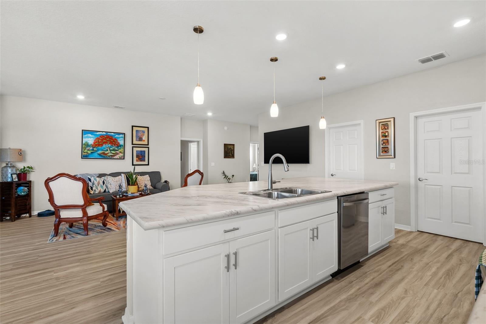 Image 8 of 44 For 1553 Fleur Drive