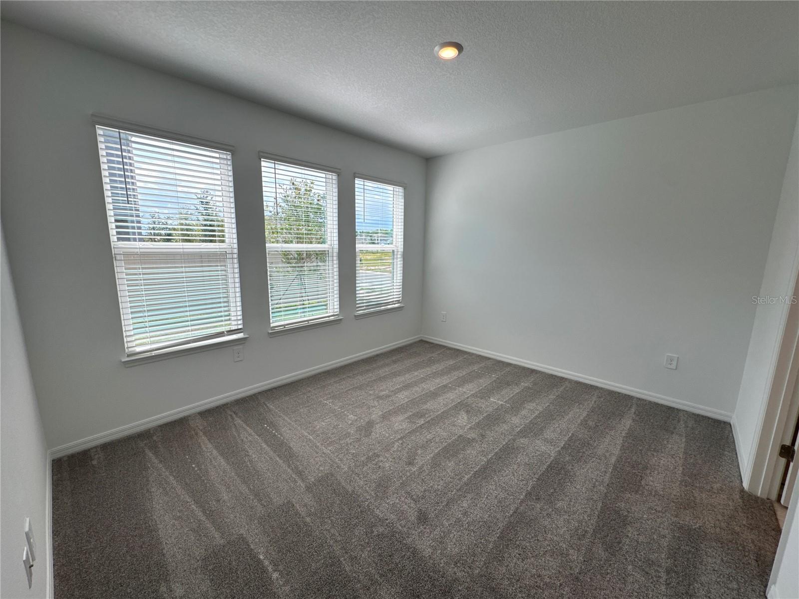 Image 16 of 48 For 994 Teal Creek Drive
