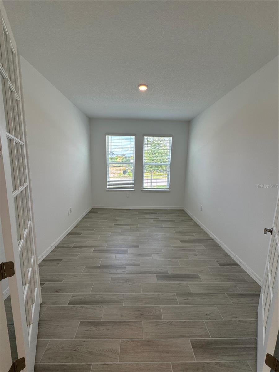 Image 19 of 48 For 994 Teal Creek Drive
