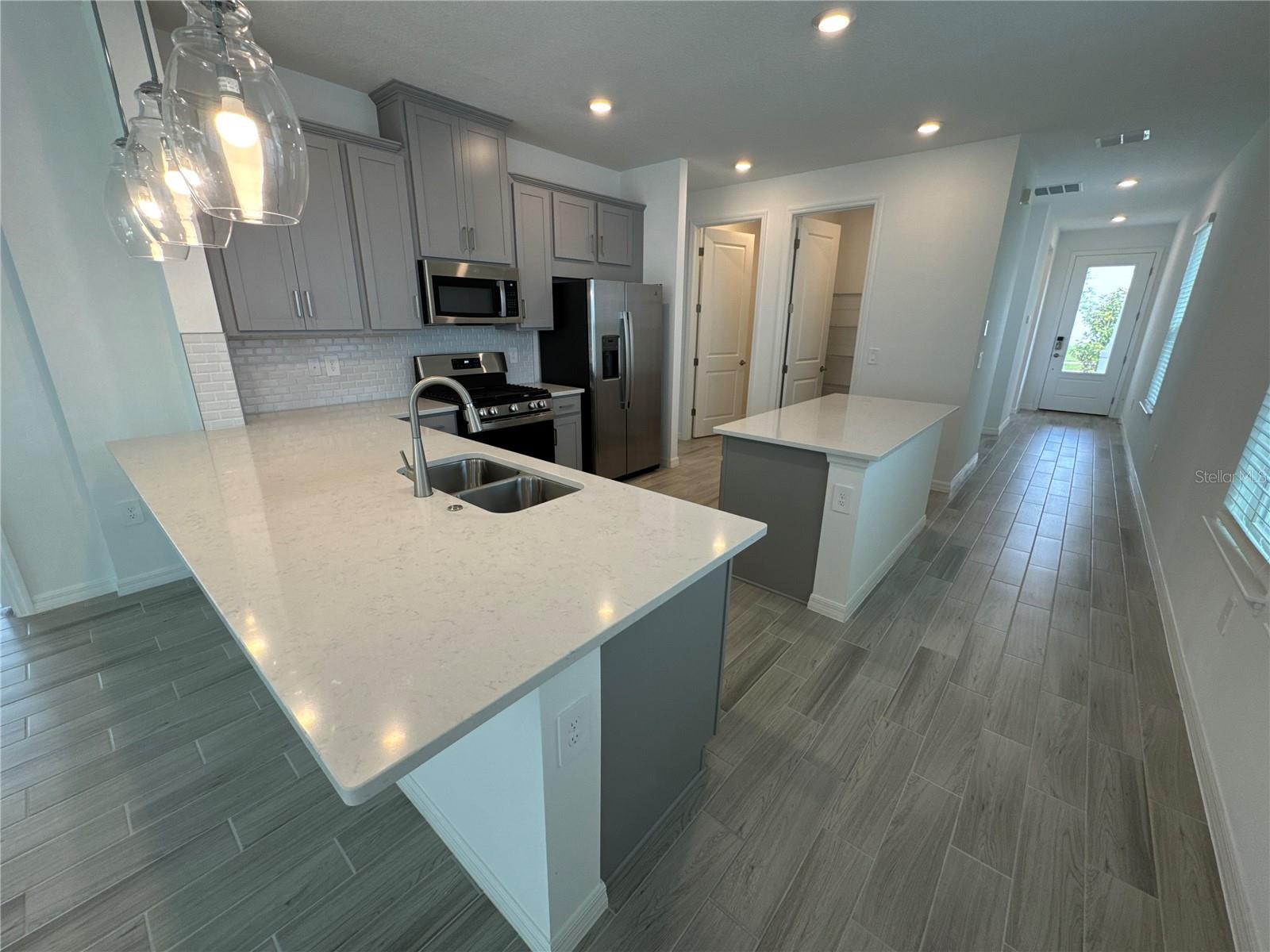 Image 3 of 48 For 994 Teal Creek Drive
