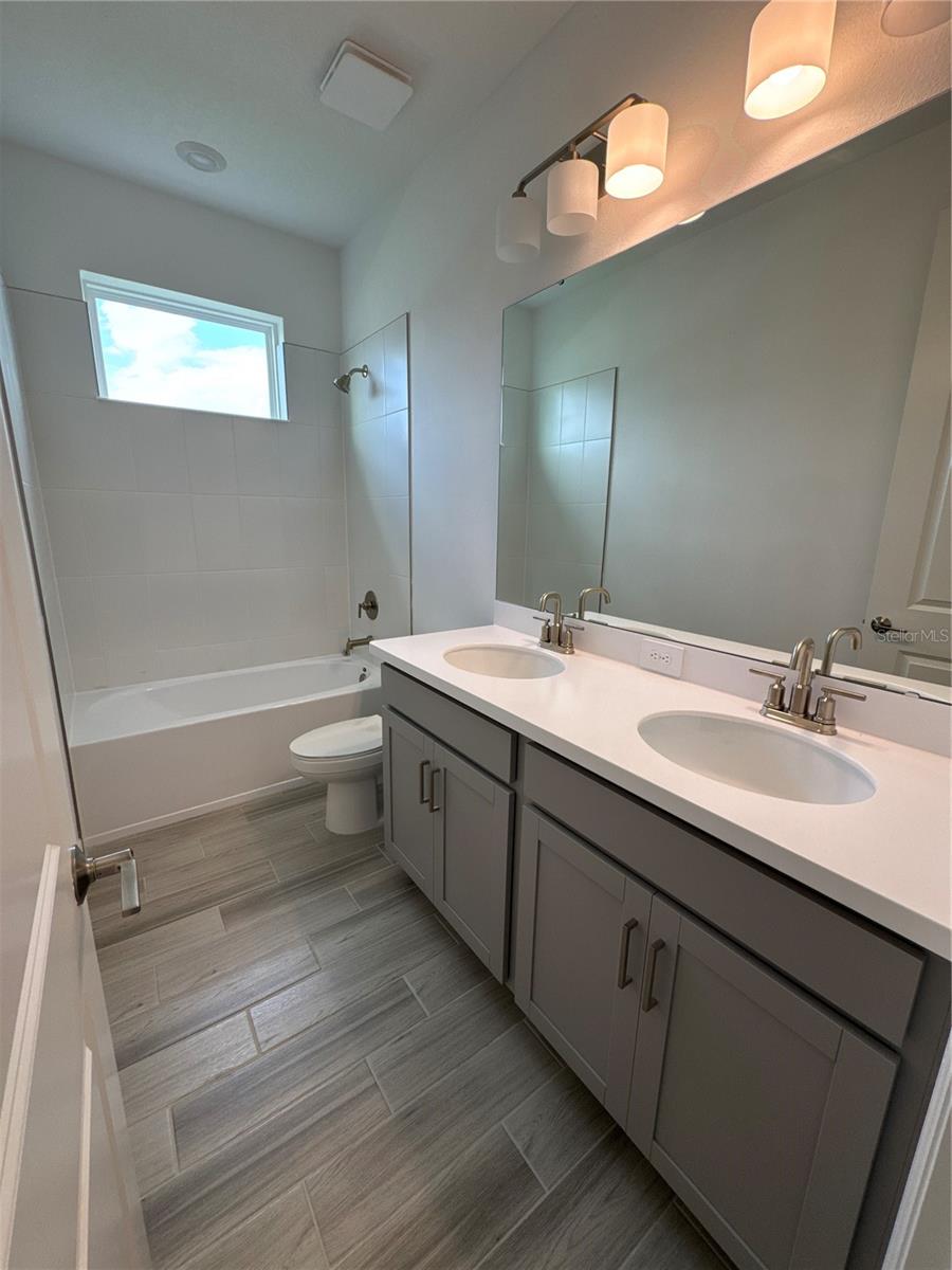 Image 32 of 48 For 994 Teal Creek Drive