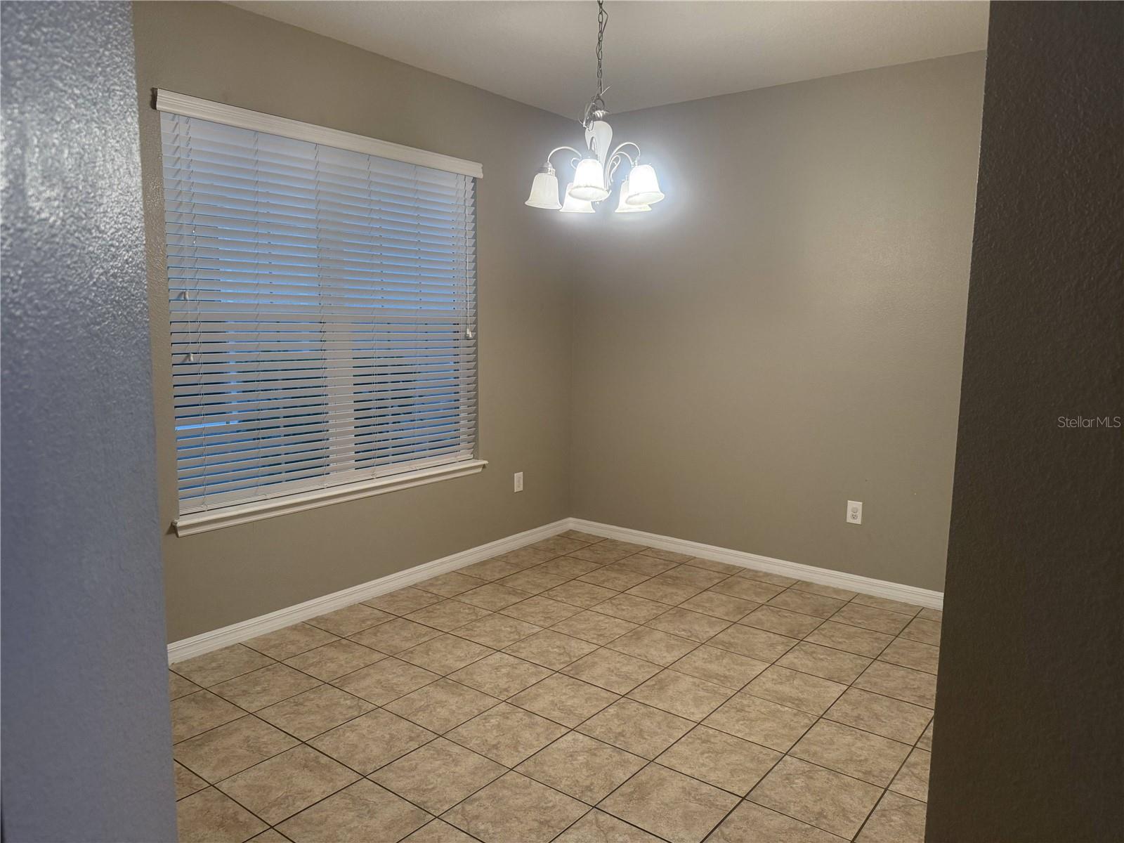 Image 10 of 30 For 12030 Silverlake Park Drive