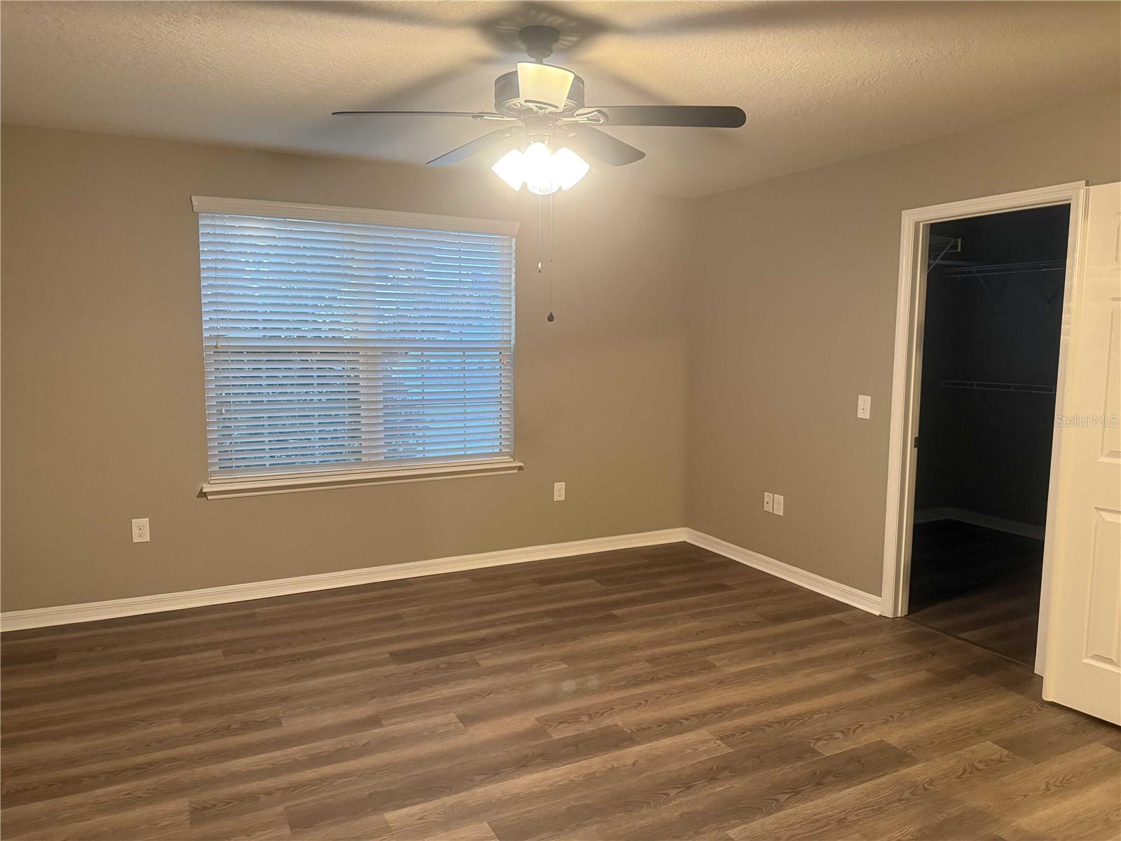 Image 13 of 30 For 12030 Silverlake Park Drive