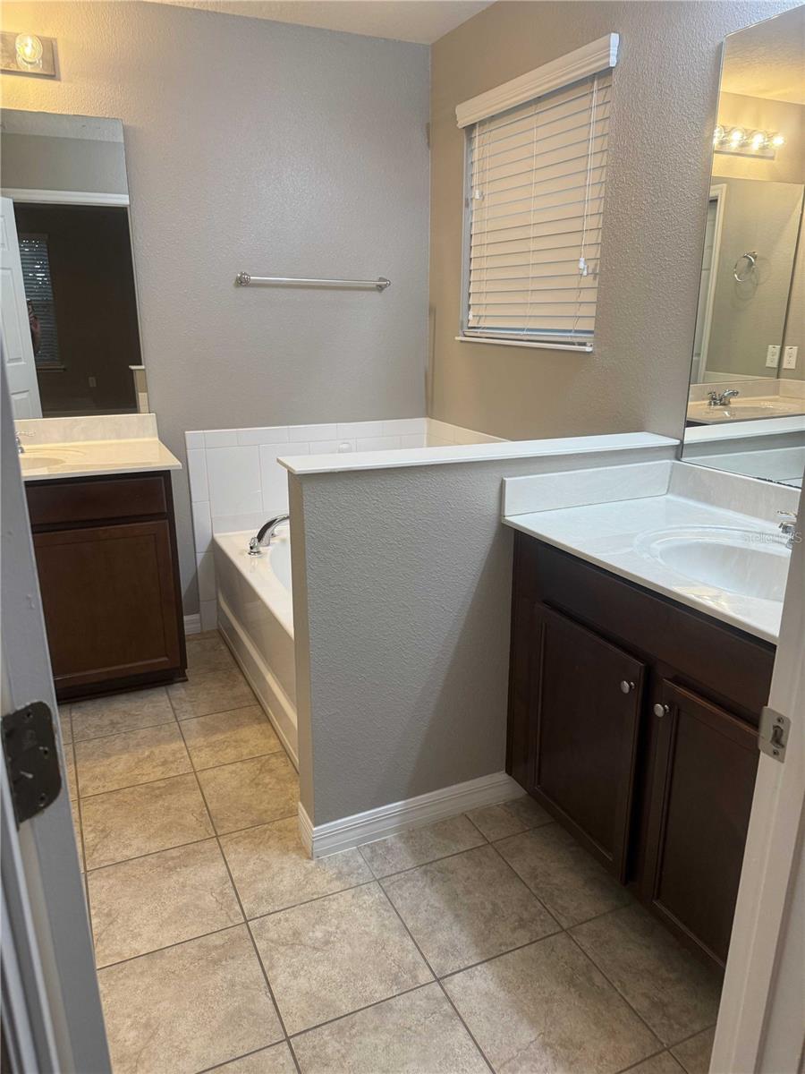 Image 16 of 30 For 12030 Silverlake Park Drive