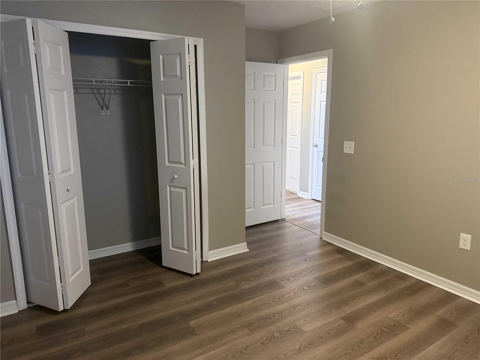 Image 23 of 30 For 12030 Silverlake Park Drive