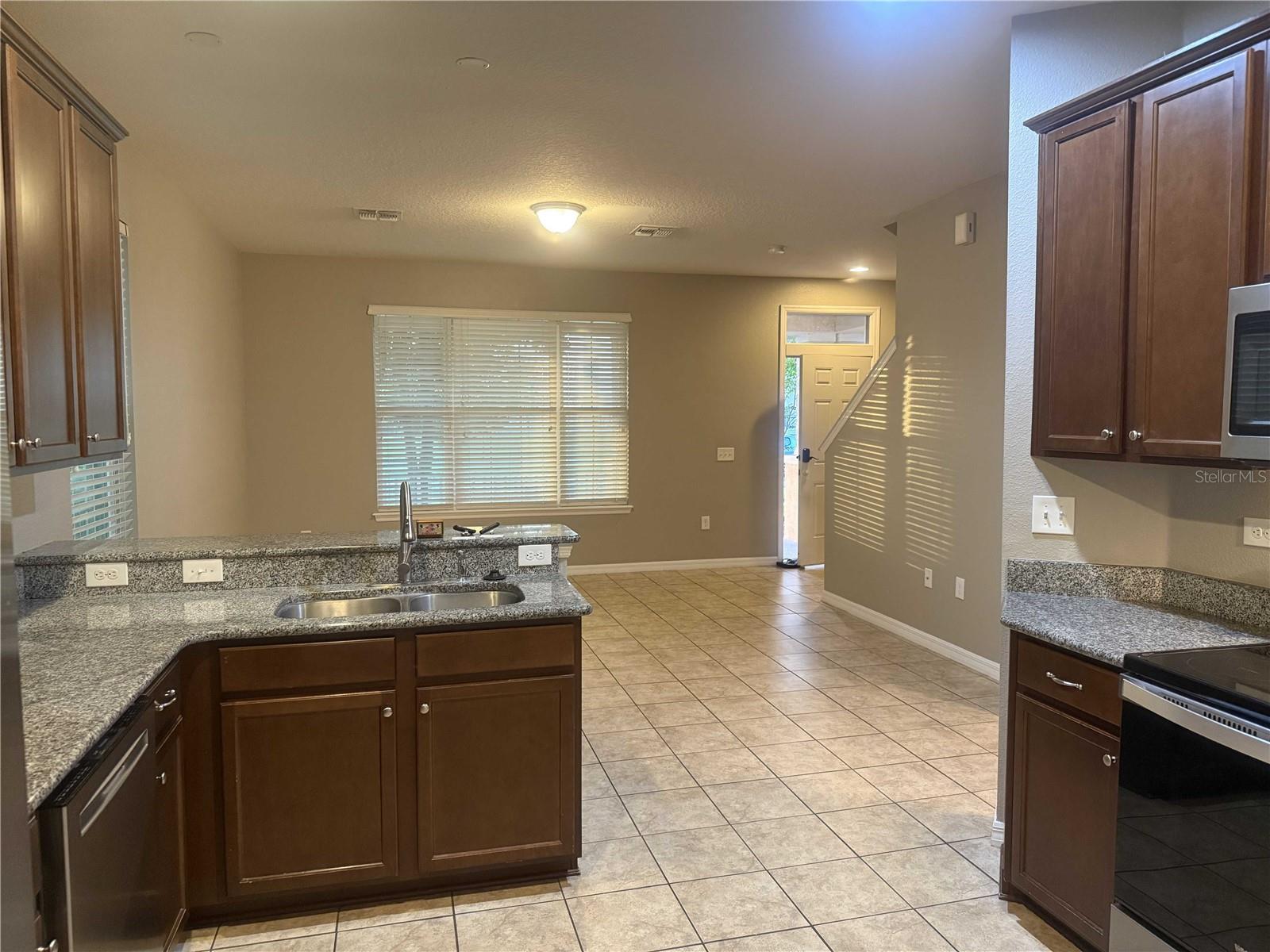 Image 9 of 30 For 12030 Silverlake Park Drive