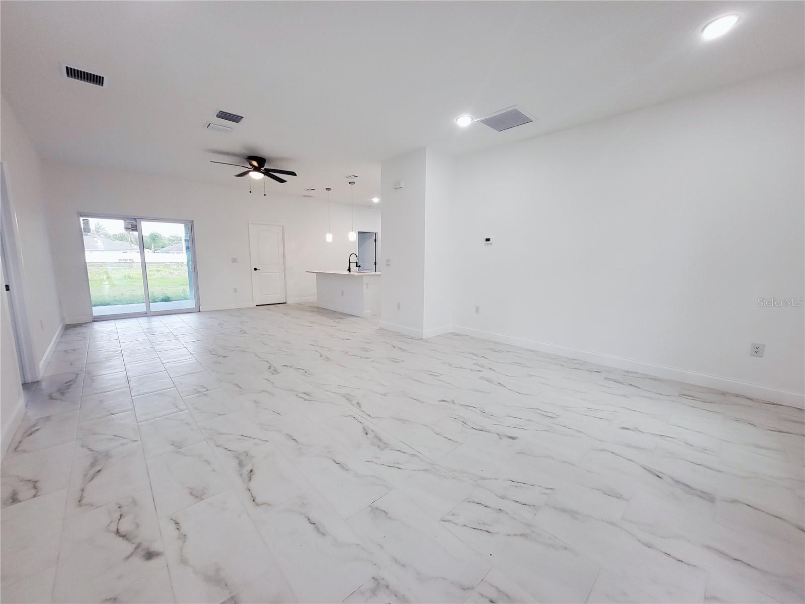 Image 2 of 15 For 421 Tonklin Road Sw
