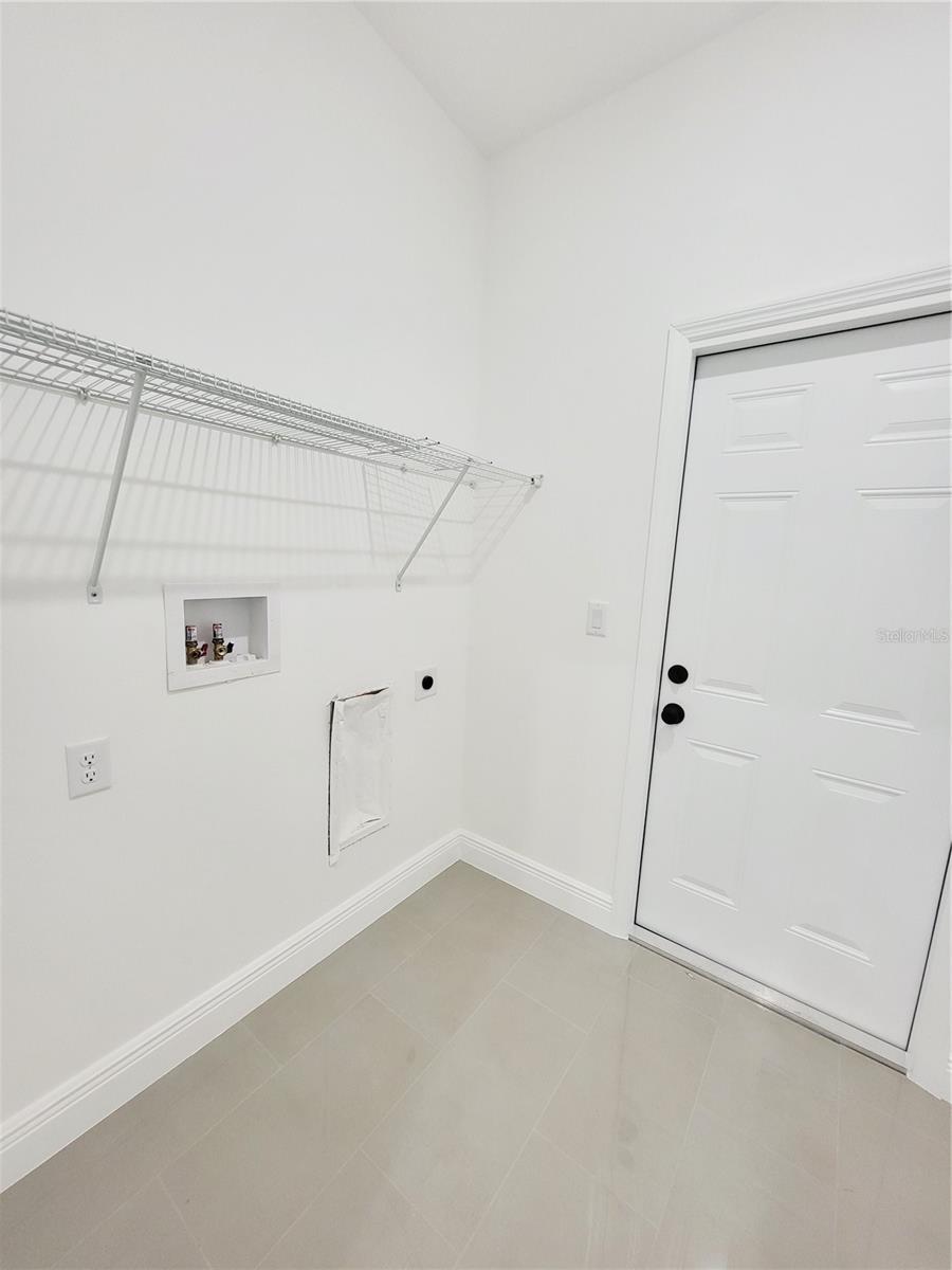 Image 7 of 15 For 421 Tonklin Road Sw