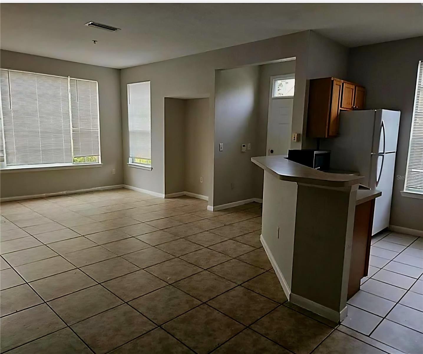 Image 3 of 12 For 9005 Lee Vista Blvd  1803
