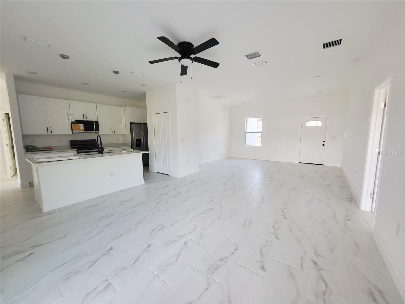 Image 3 of 11 For 421 Tonklin Road Sw