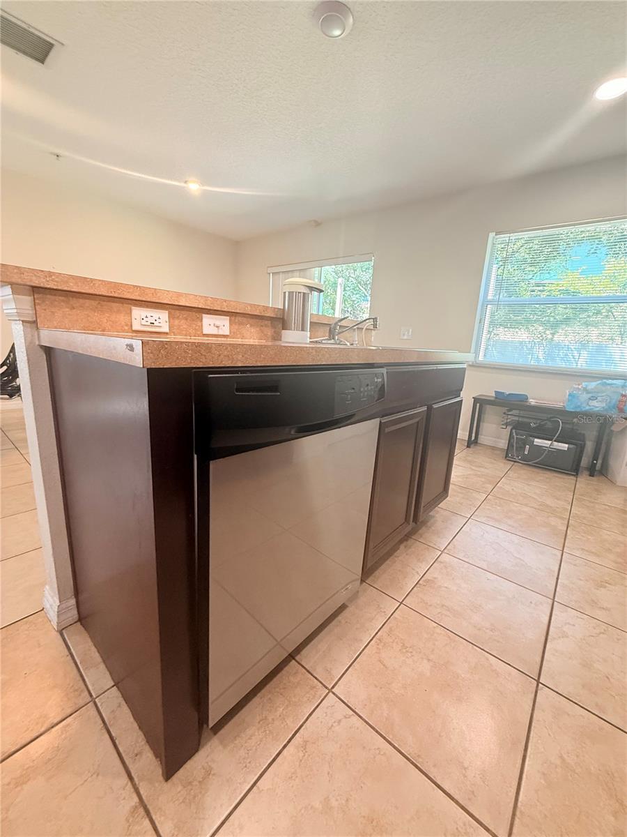 Image 10 of 21 For 307 Prickle Pear Court 64