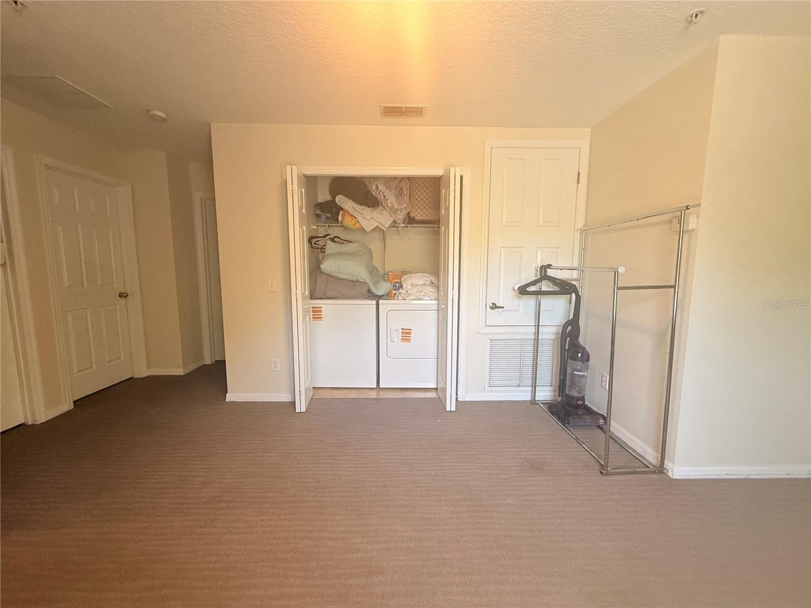 Image 14 of 21 For 307 Prickle Pear Court 64