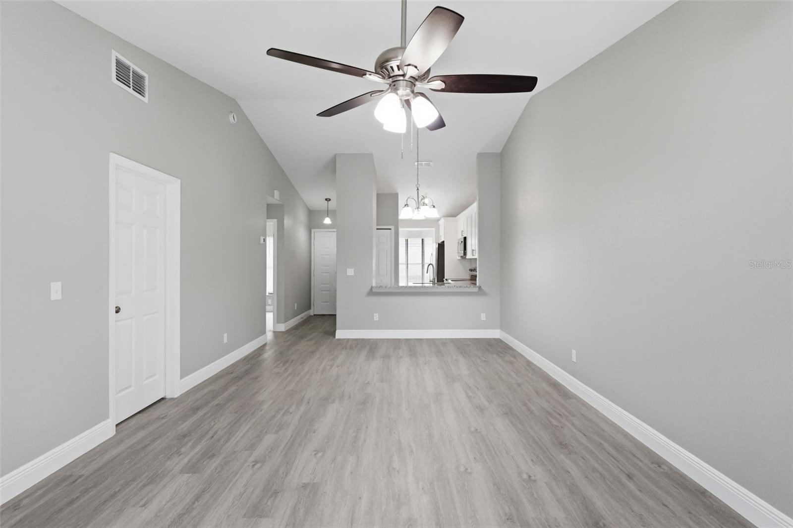 Image 11 of 38 For 2422 King Oak Court
