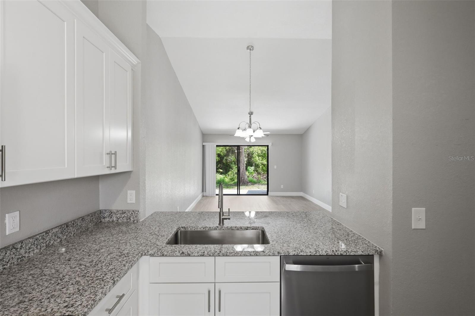Image 13 of 38 For 2422 King Oak Court