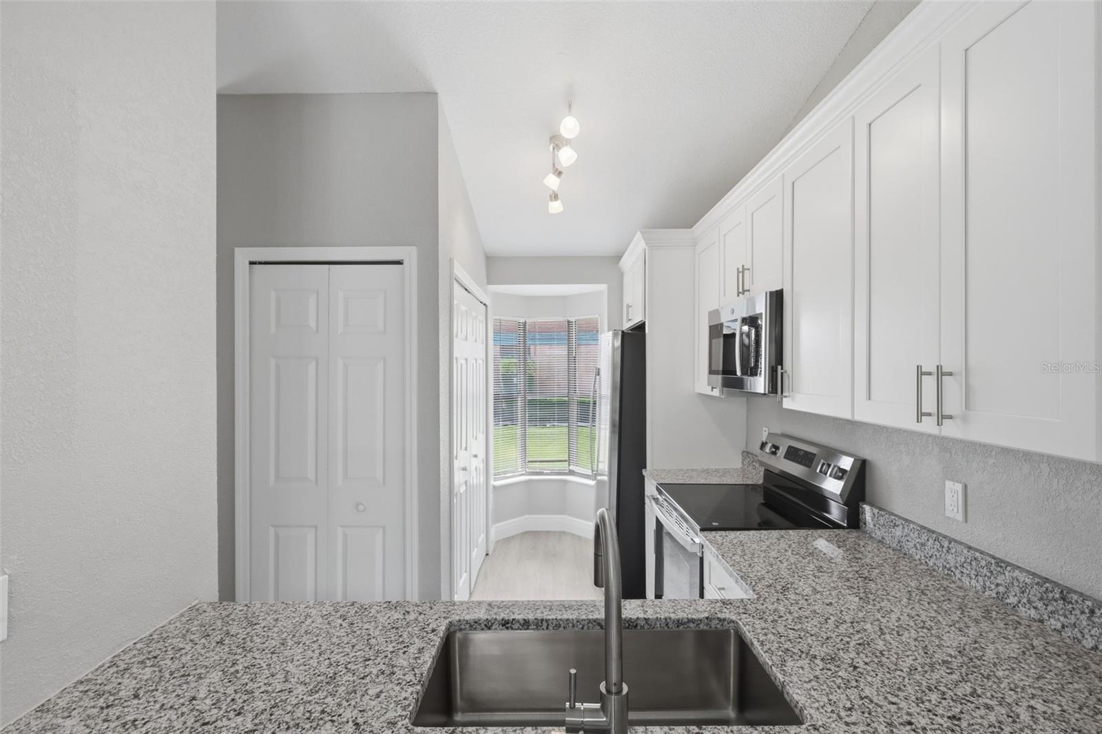 Image 15 of 38 For 2422 King Oak Court