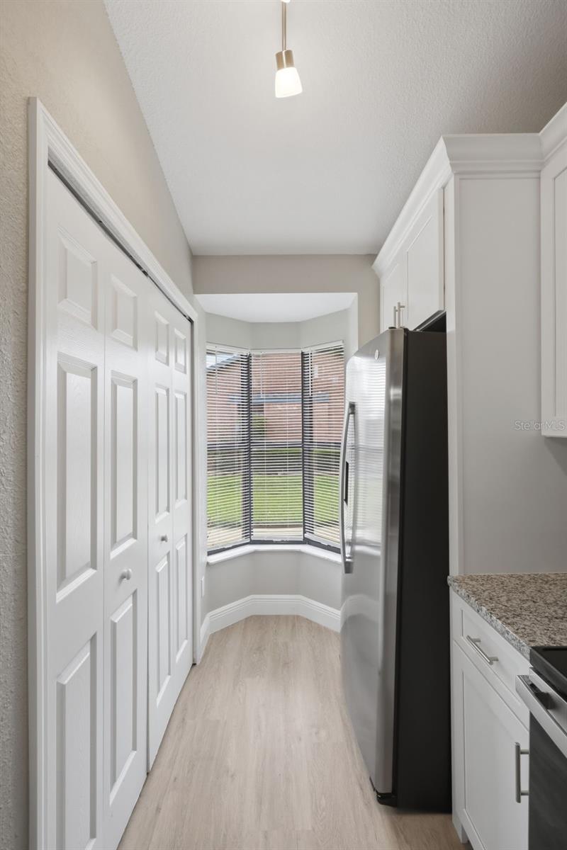 Image 18 of 38 For 2422 King Oak Court