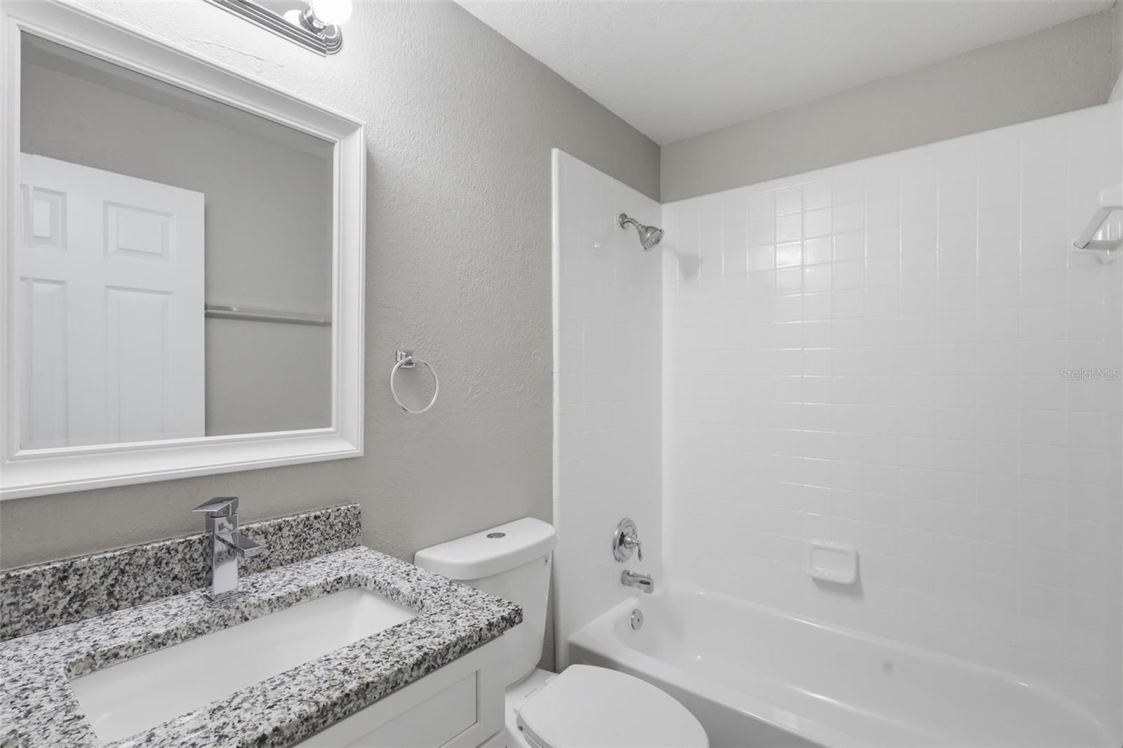 Image 23 of 38 For 2422 King Oak Court