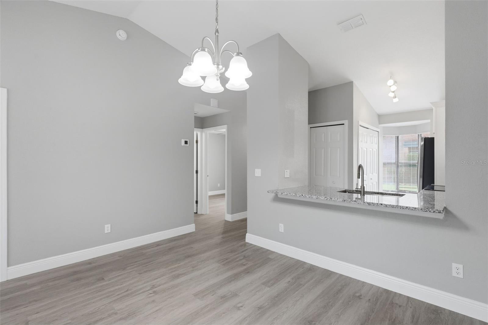 Image 6 of 38 For 2422 King Oak Court