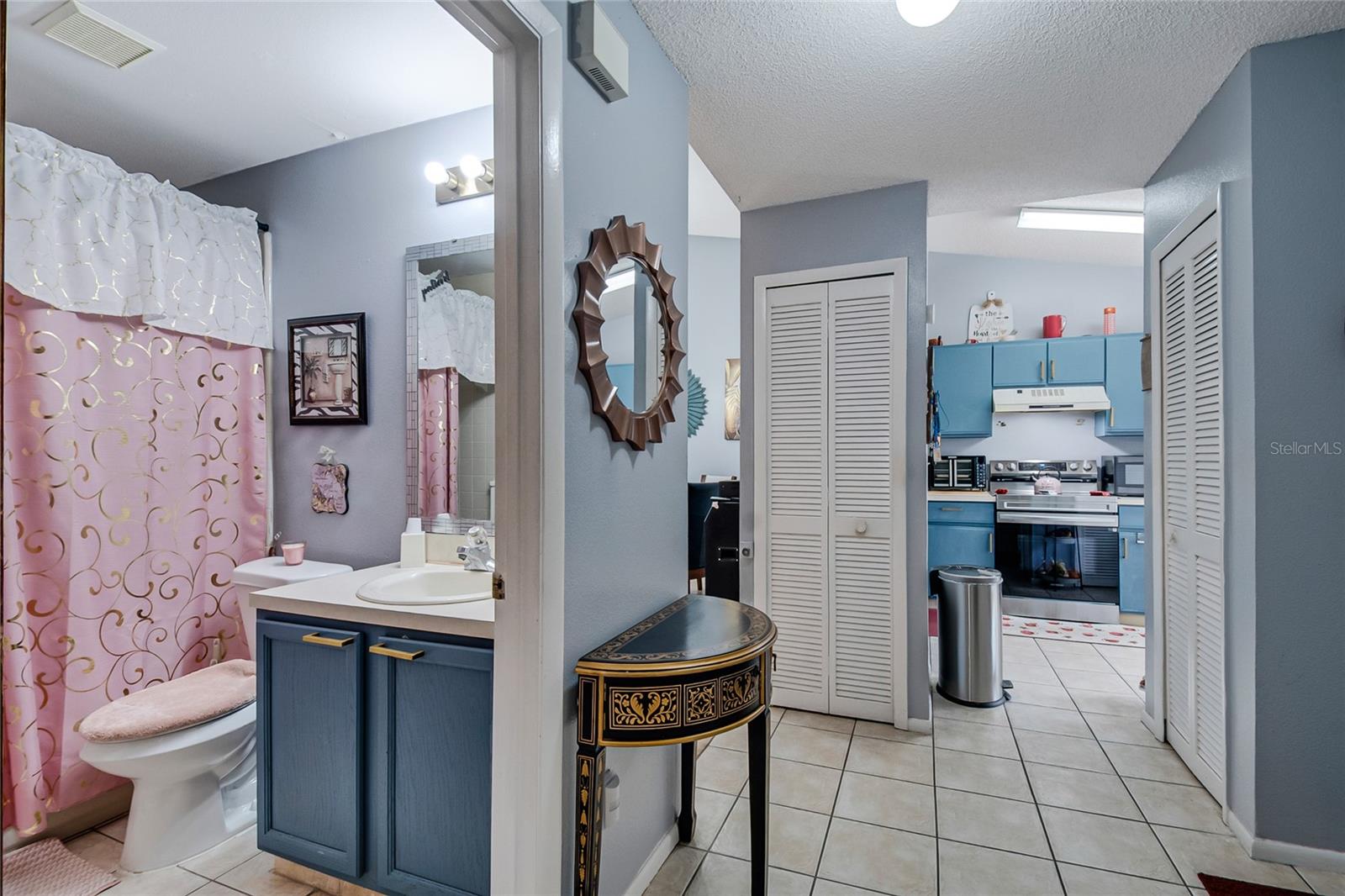 Image 16 of 29 For 2818 Shannon Oak Court
