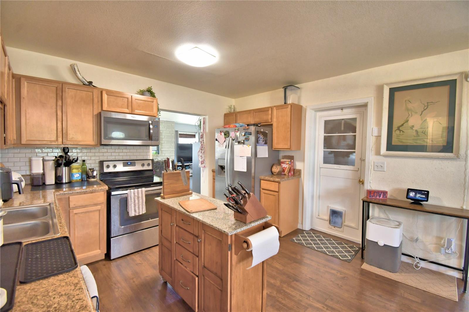 Image 10 of 40 For 631 Westover Street
