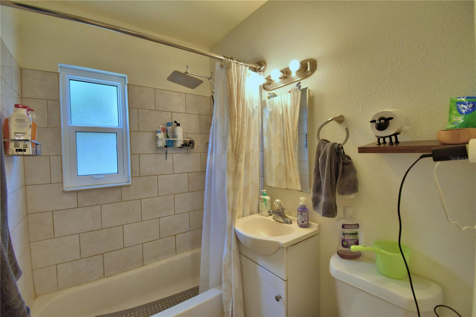 Image 17 of 40 For 631 Westover Street