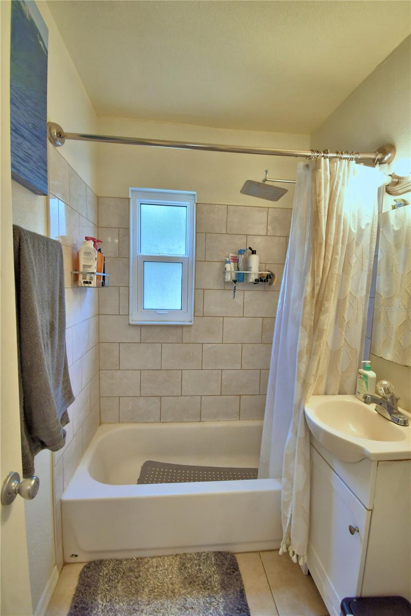 Image 19 of 40 For 631 Westover Street