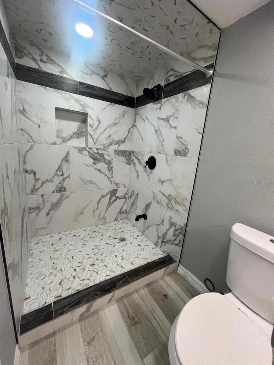 Image 3 of 9 For 1400 Dakota Avenue